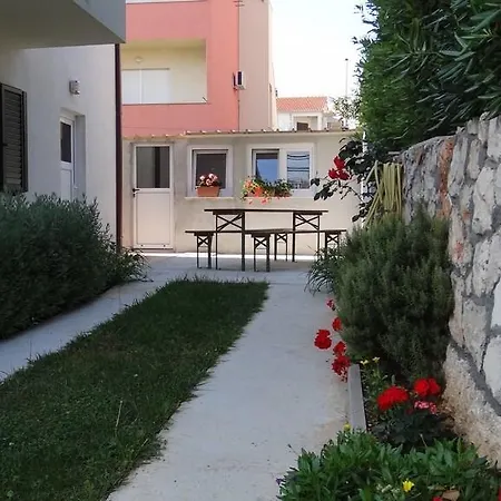 Apartment Okrug Gornji 24 Trogir