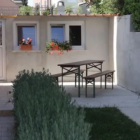 Apartment Okrug Gornji 24 Trogir